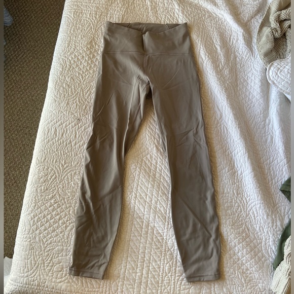 LuluLemon 7/8 Leggings - Picture 4 of 6